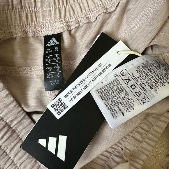 NWT ADIDAS Womens 3-Stripe Aeroready Pacer Woven Shorts in Taupe - Picture 7 of 14